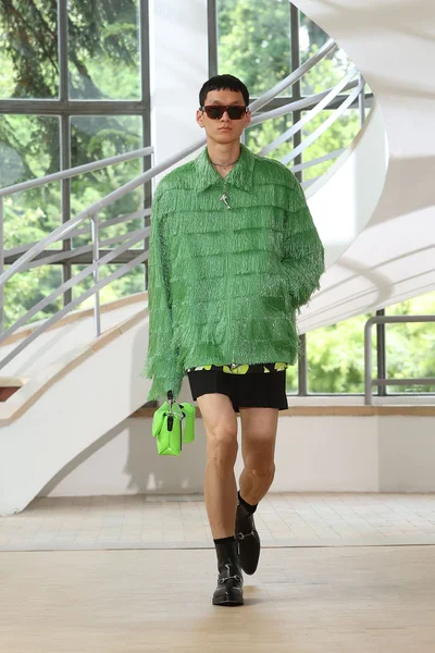 Look 28